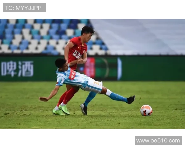 广州足球队重塑辉煌之路探索转型与挑战的全景报道