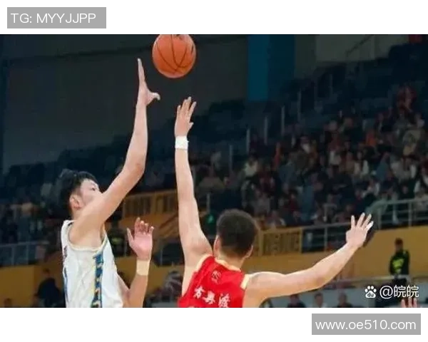 北京篮球队以79分稳居精英赛积分榜首位竞争激烈引人关注